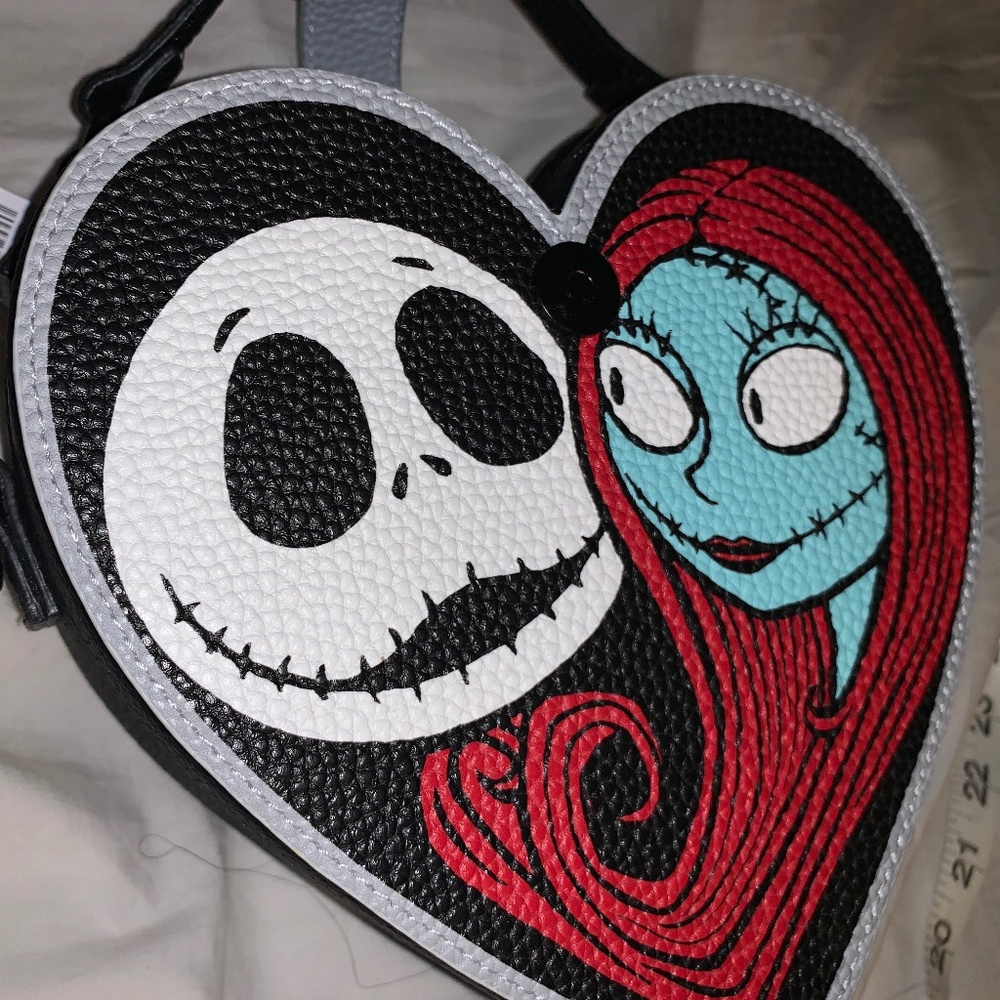 🎃 Loungefly Disney Heart Jack & Sally "Til' the End" Purse – New with Tags! 🎃 - Picture 8 of 11